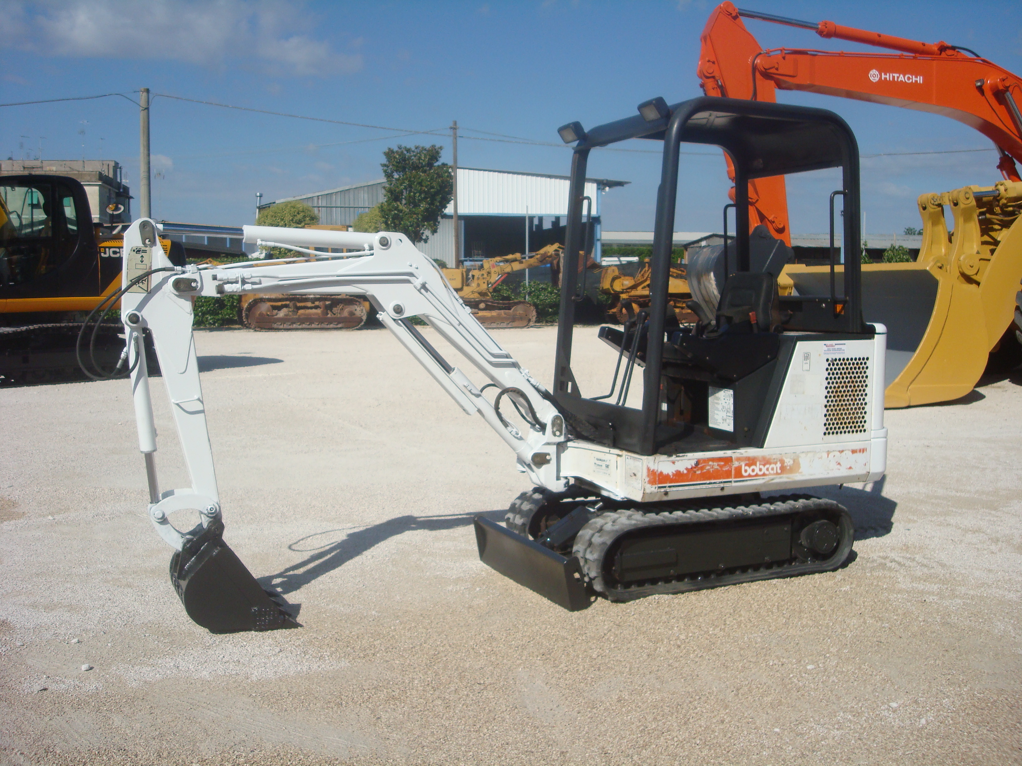 MINIESCAVATORE BOBCAT320