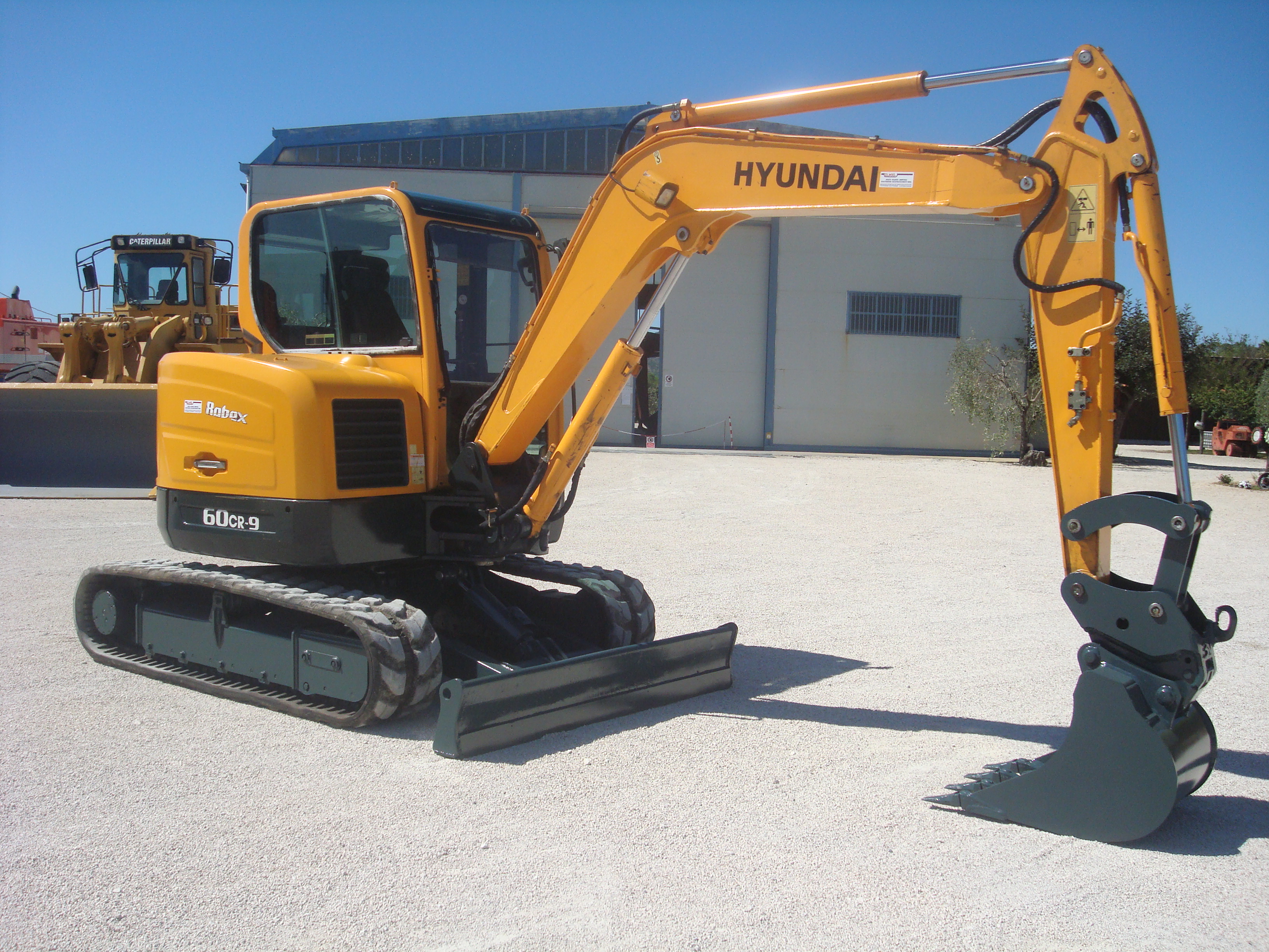 MINIESCAVATORE HYUNDAI ROBEX60CR-9